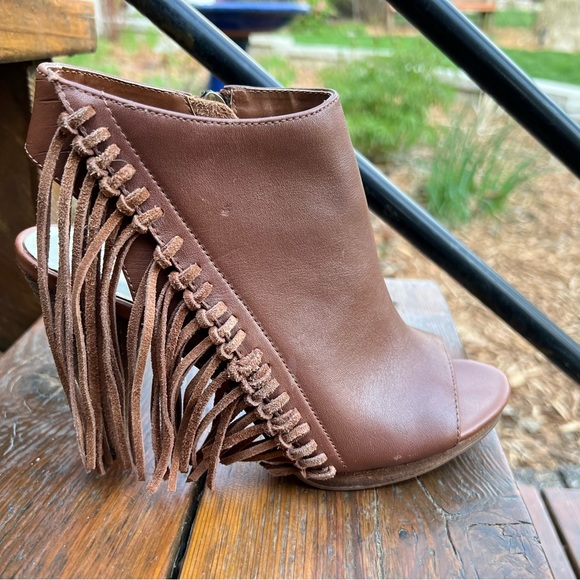 REBA BROWN MADAME PEEP TOE FRINGE LEATHER HEELED BOOTIES SIZE 6.5 - Picture 8 of 16